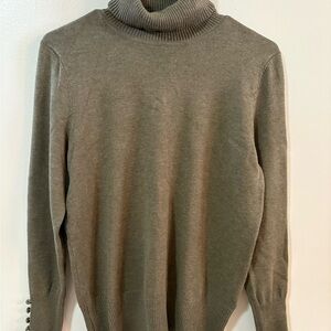 Classic Turtleneck Sweater in Olive Green